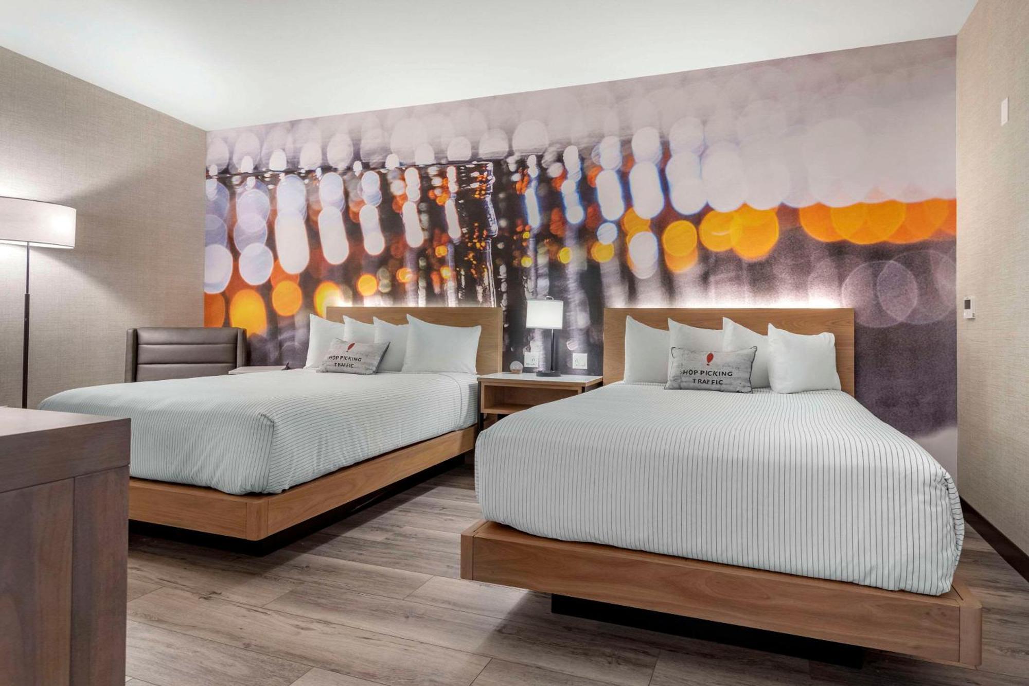 Cambria Hotel Portland Downtown Old Port Экстерьер фото