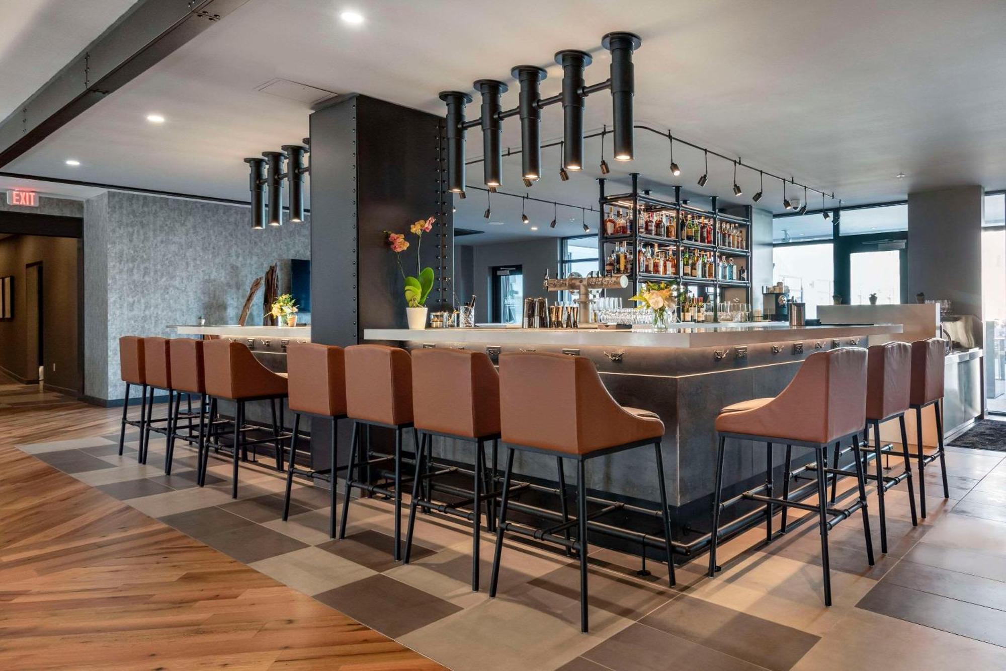 Cambria Hotel Portland Downtown Old Port Экстерьер фото