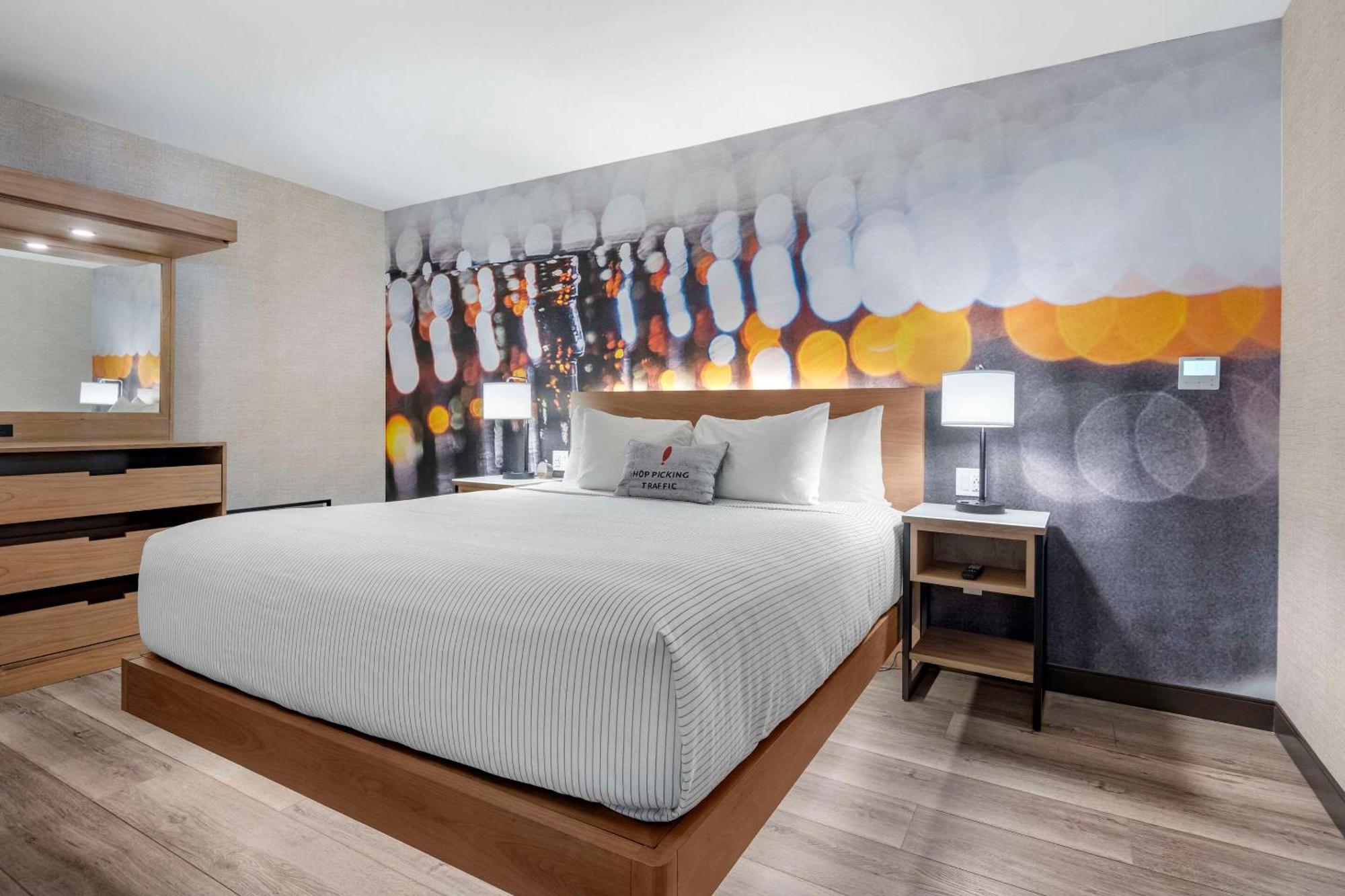 Cambria Hotel Portland Downtown Old Port Экстерьер фото