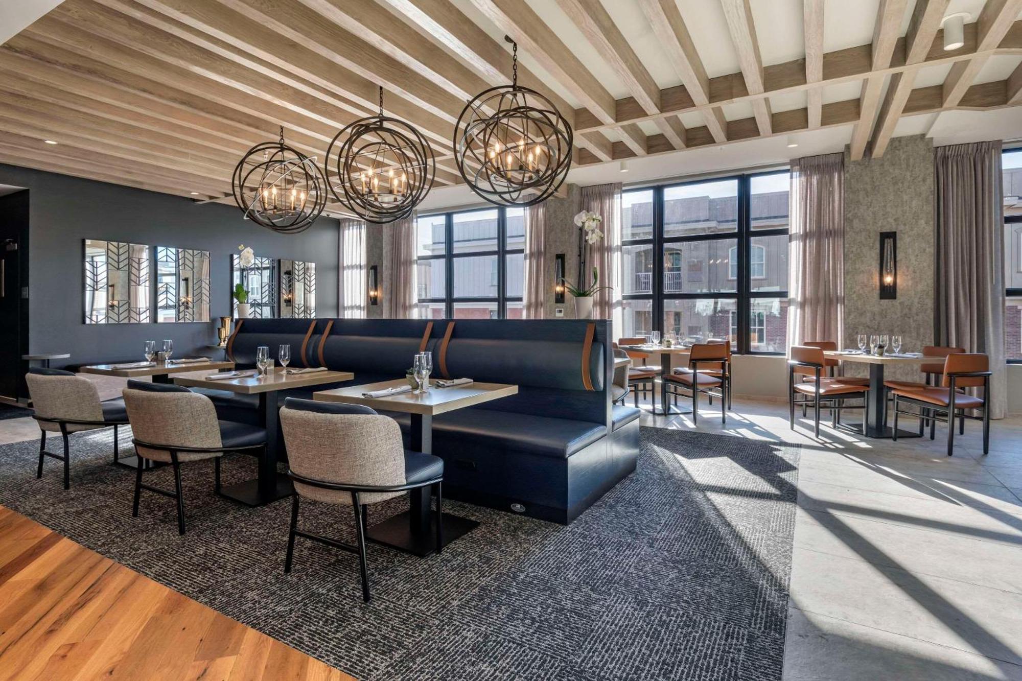 Cambria Hotel Portland Downtown Old Port Экстерьер фото