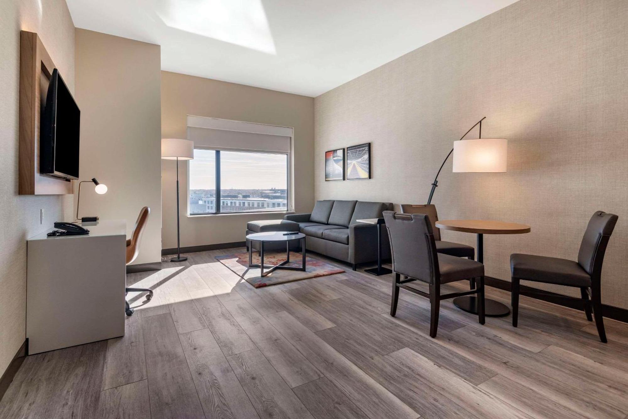 Cambria Hotel Portland Downtown Old Port Экстерьер фото